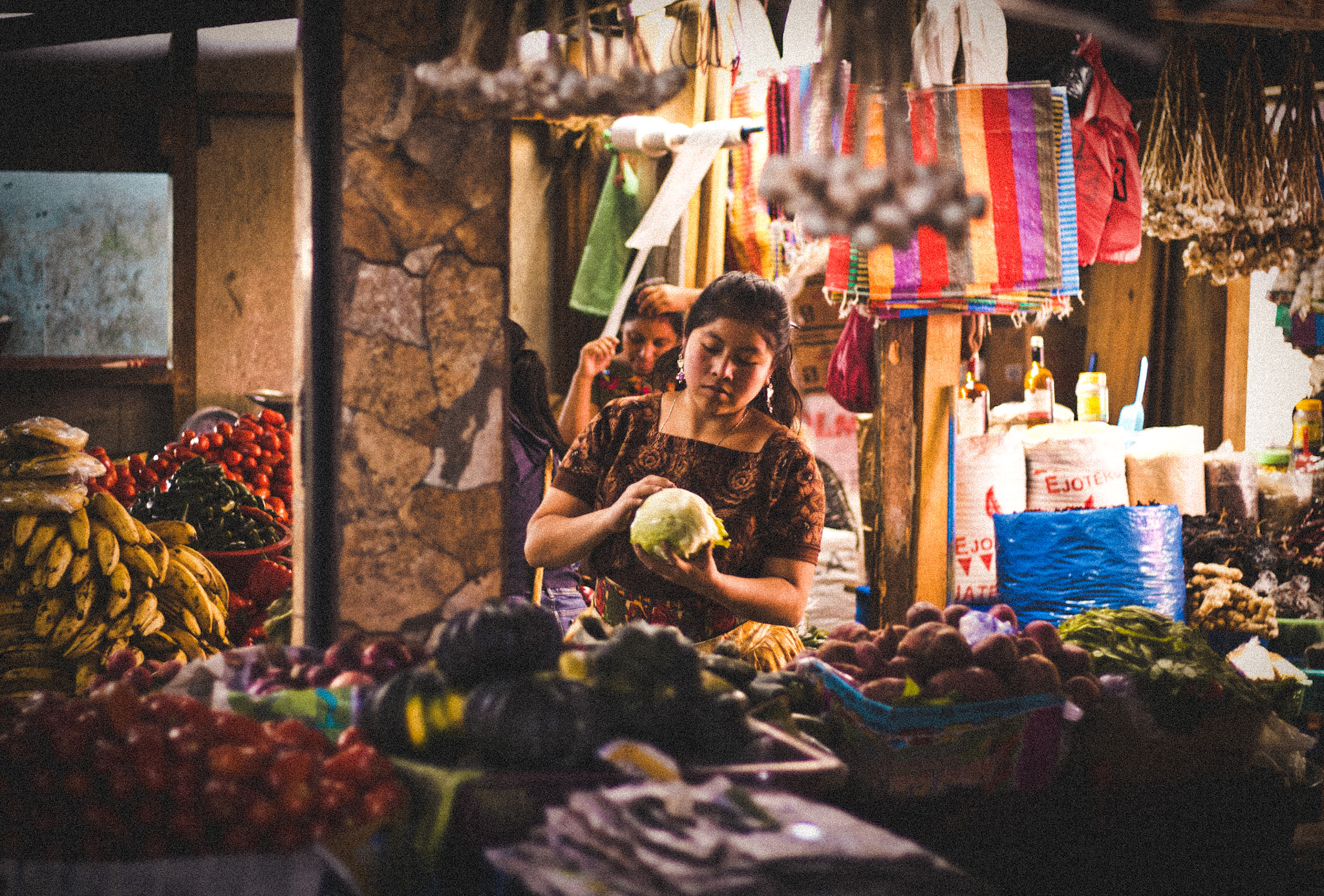 Femme dans un marché